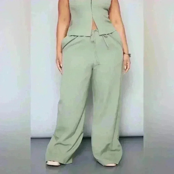 Plus Sage Khaki Ruched Waist Wide Leg Pants Size 14 - Picture 2 of 3